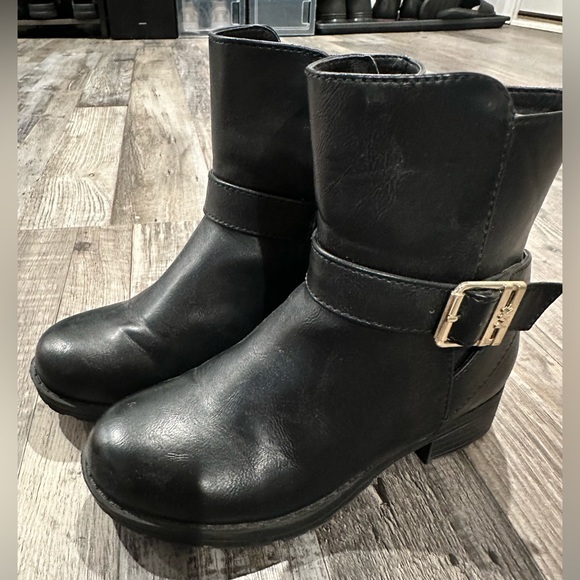 Michael Kors Boots - Picture 5 of 6